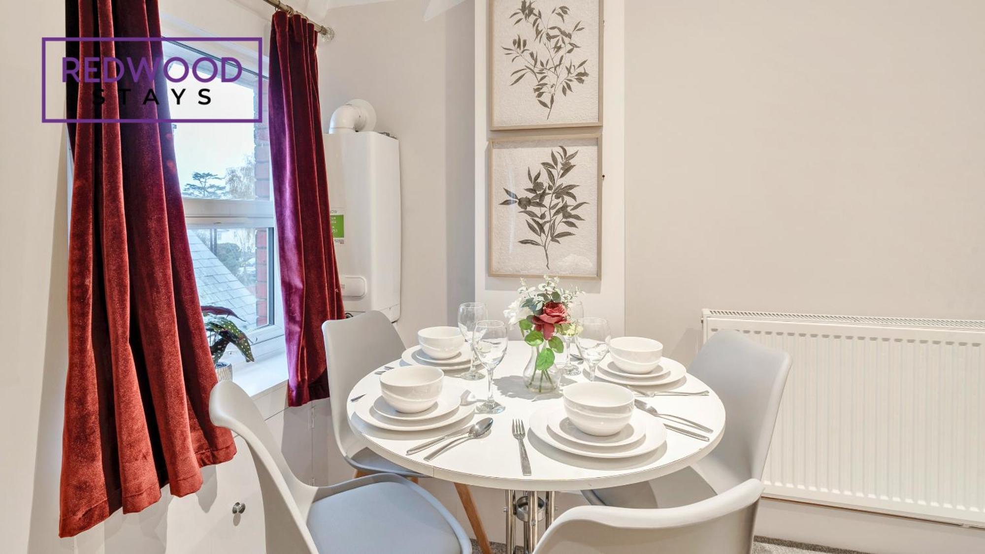 Newly Refurbished Everest Lodge Serviced Apartments For Contractors & Families, Free Wifi & Netflix By Redwood Stays Farnborough  Extérieur photo